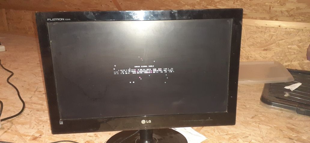 Monitor LG flatron E2240