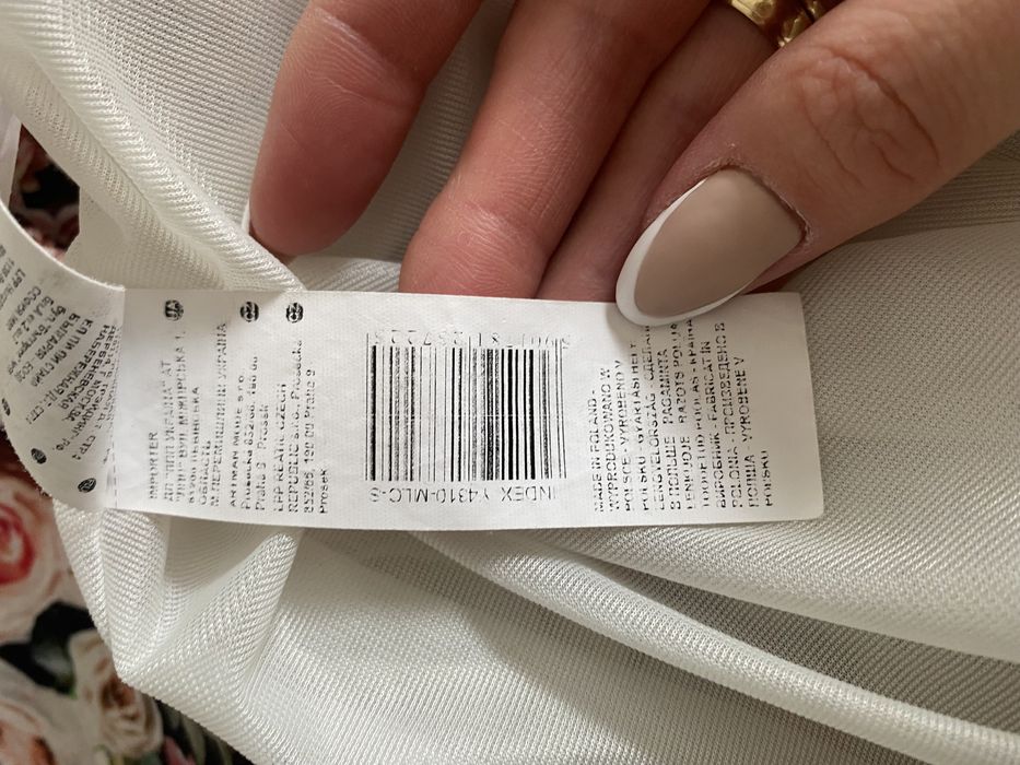 Koktajlowa sukienka Reserved