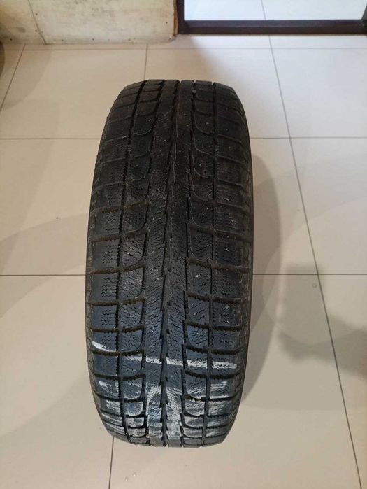 Распаровка 2-х шин б/у 225/65R17 102S Maxtrek Trek M7