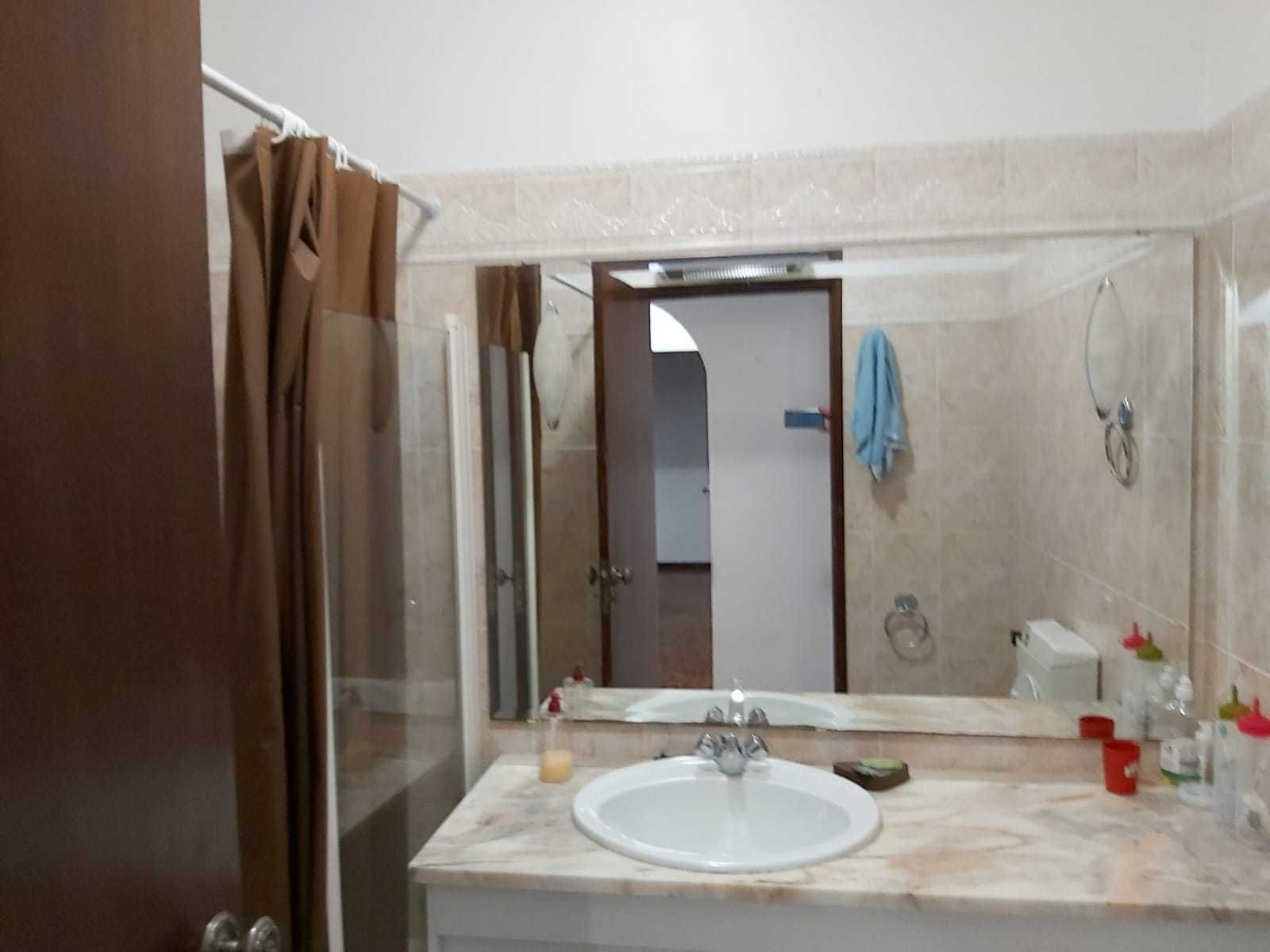Algés Quarto individual para estudante (F) ou jovem trabalhadora.