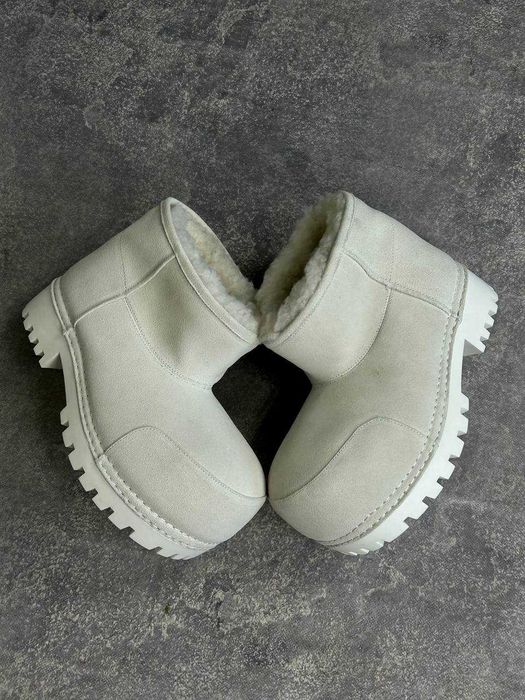 Уггі BALENCIAGA ALASKA SKI FUR BOOTS ботинки белые чоботи білі ugg low
