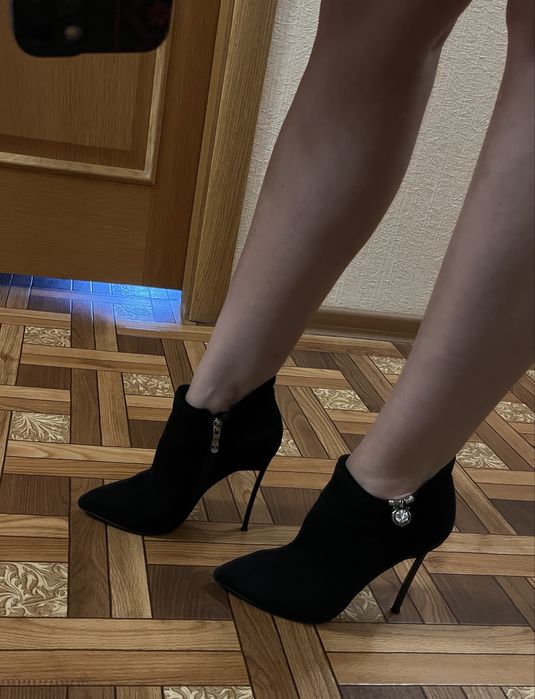 Ботильйони John Richmond