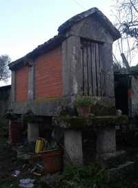 Canastro/Espigueiro em pedra, antigo - já está desmontado