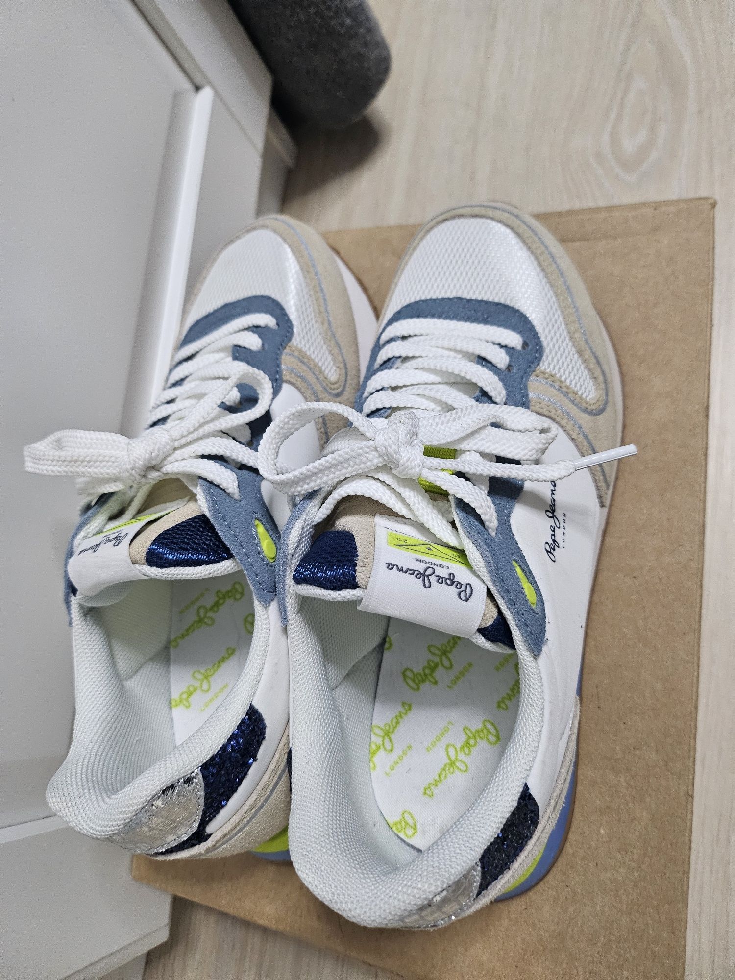 Damskie buty Pepe Jeans 37
