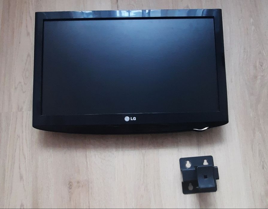 Telewizor LG 22 cale do zawieszenia na ścianie