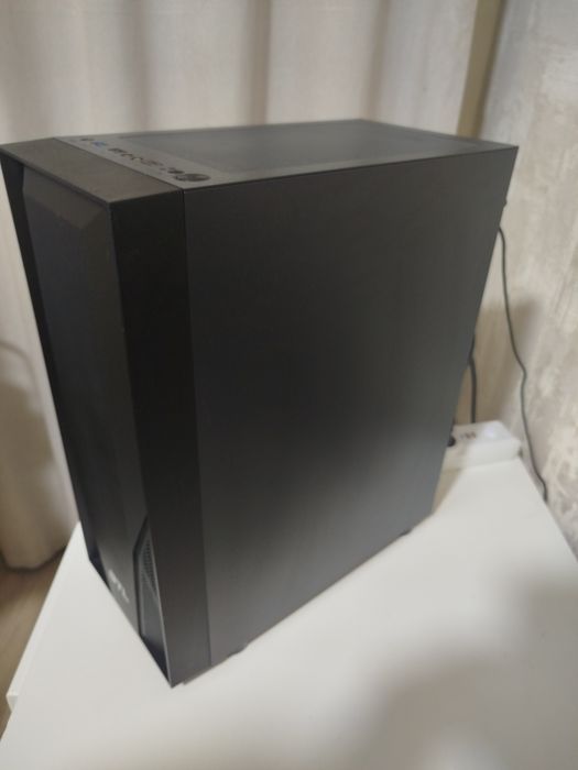 Комп'ютер для роботи/ігор