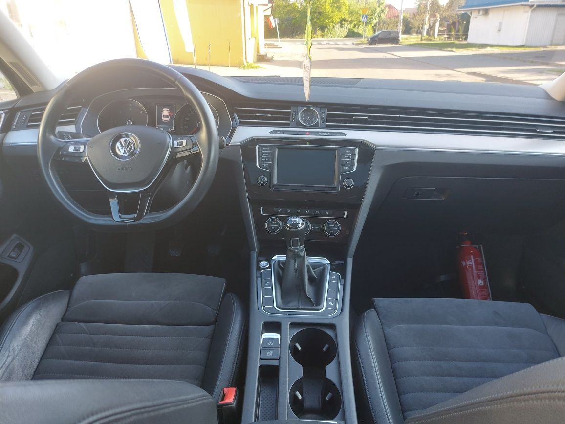 Volkswagen Passat B8 1.6 Diesel Skóra Panorama Kamera Zamiana