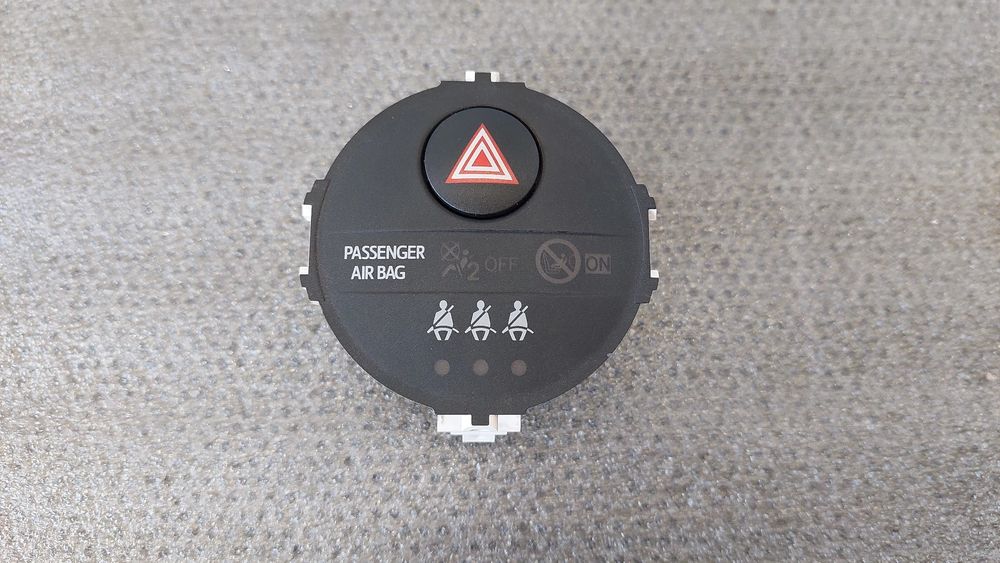 Botão / interruptor 4 piscas TOYOTA Yaris (_P13_)