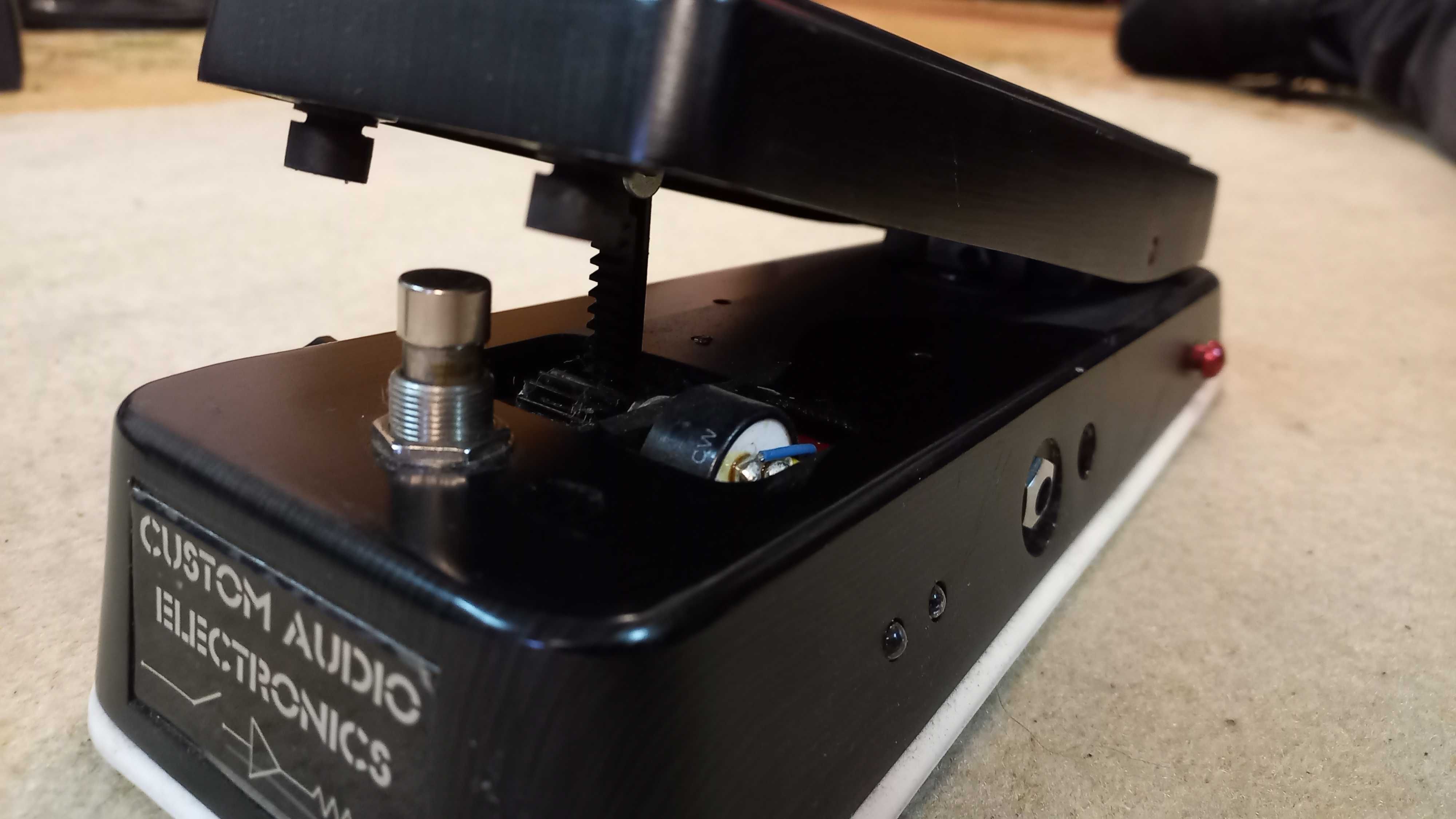 Dunlop MC404 Custom Audio Electronics / kaczka / wah