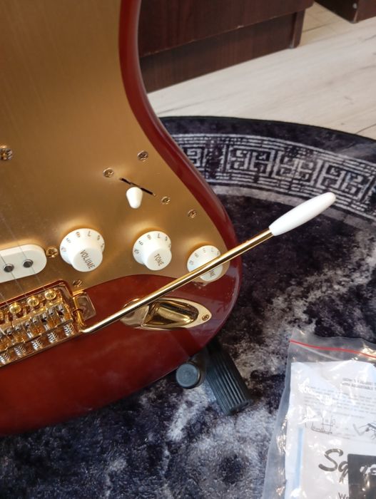Squier 40 th annivetsary gold