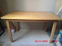 Mesa de cozinha ou sala, cadeiras, mesinhas de cabeceira e de apoio