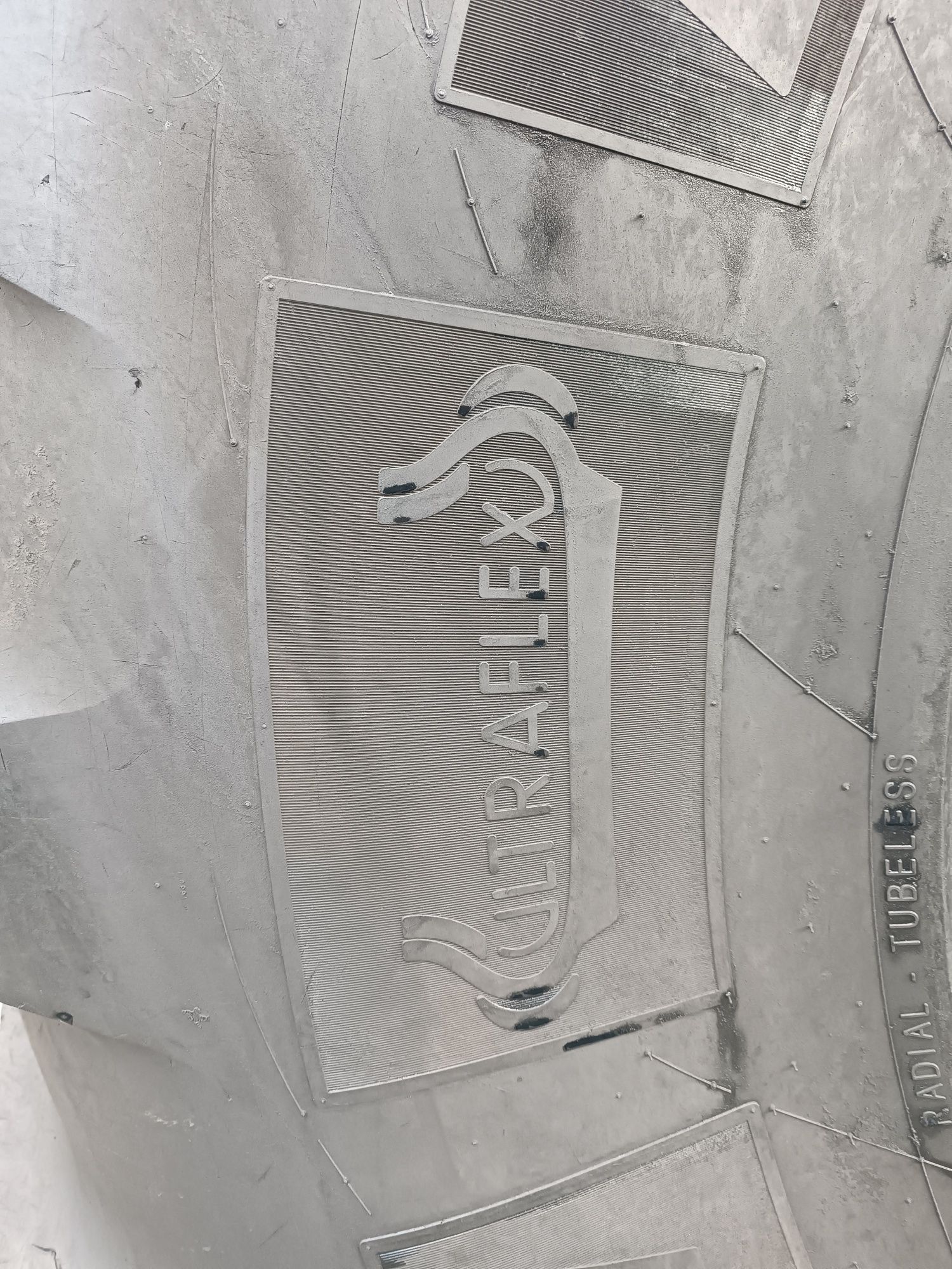 710/75R42 Michelin AxioBib Ultraflex