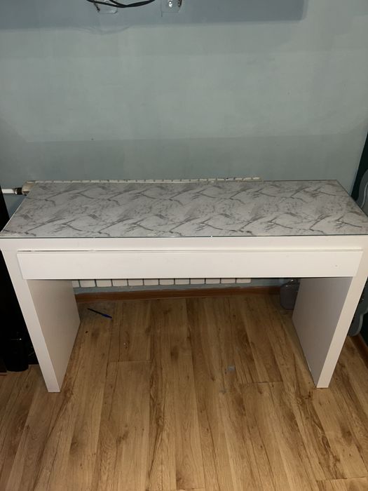 Toaletka ze szklem oraz szafka