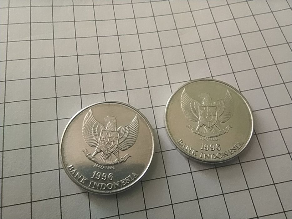Индонезия 25 рупий 1996 г из ролла