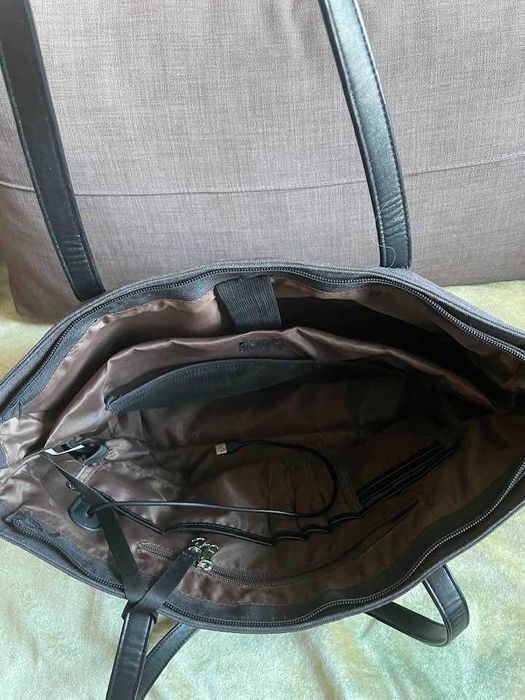 Сумка жіноча  чорного кольору з відділенням для ноутбука