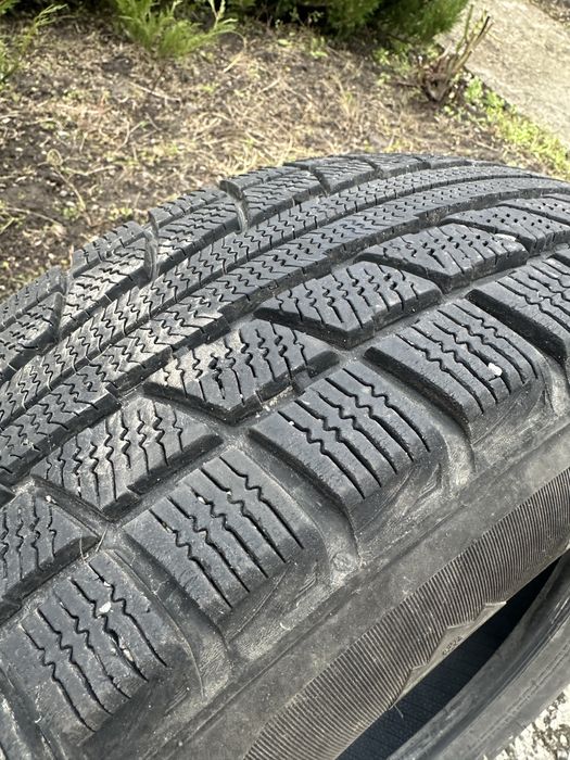 Зимові шини 225/70/R16