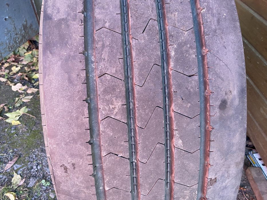 Резіна 385/55/22.5