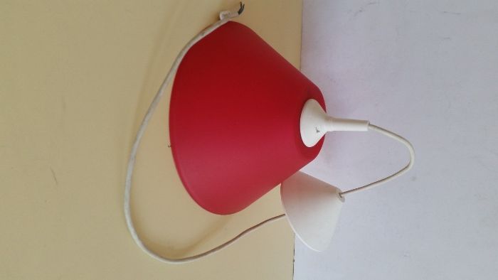 Lampa sufitowa na żarówkę 60 W
