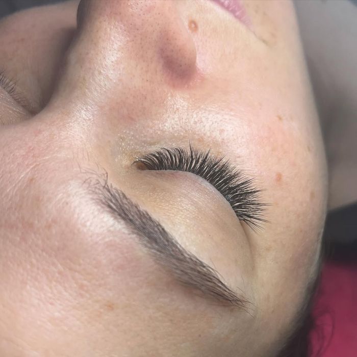 Наращивание ресниц , ламинирование ресниц