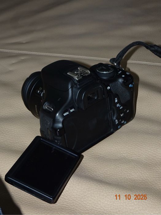 Canon EOS 600D + набір для фотографа