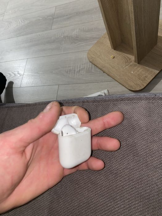Продам чехол с под airpods