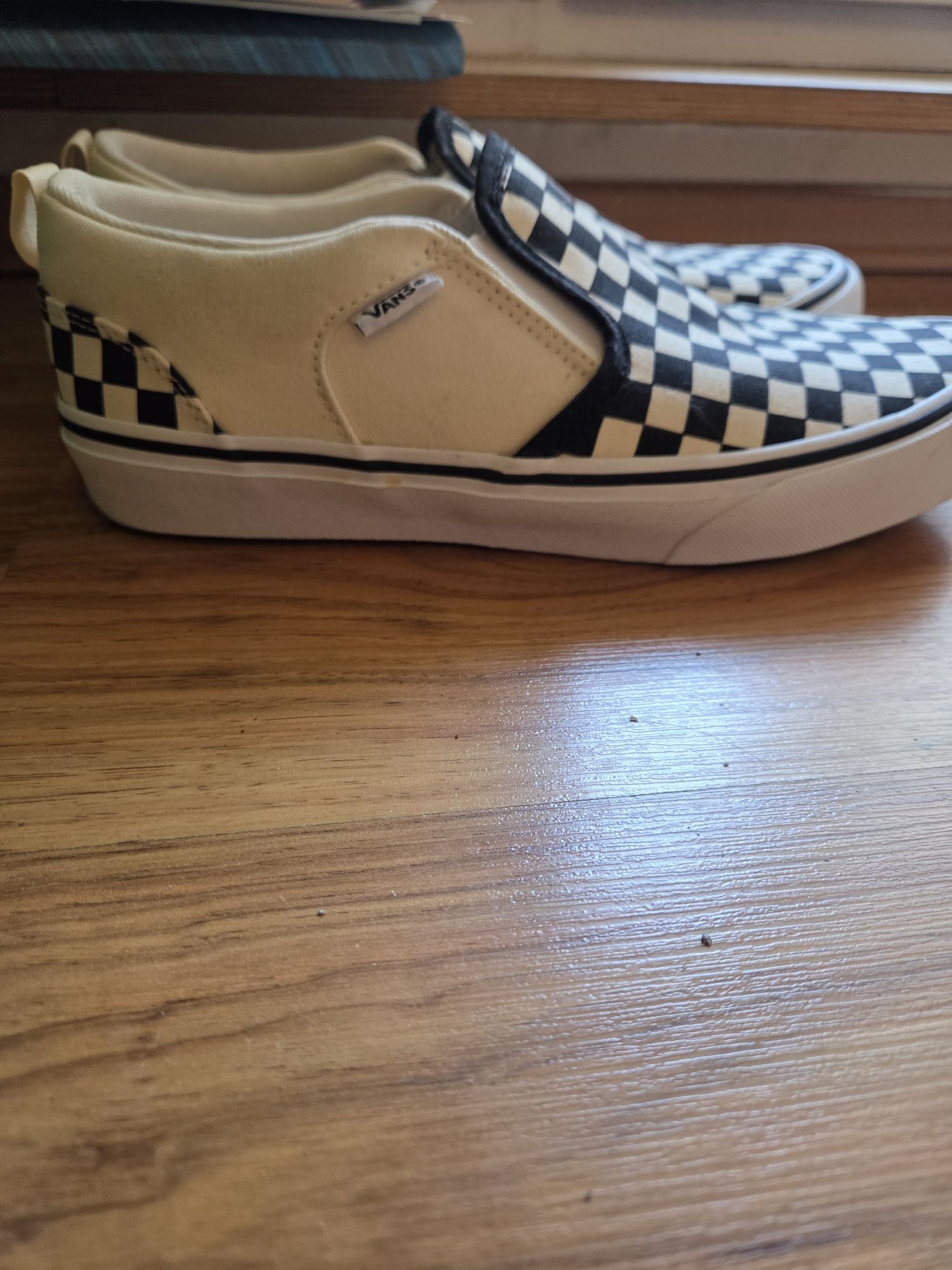 Vans slip on-praktycznie nowe , biało czarne