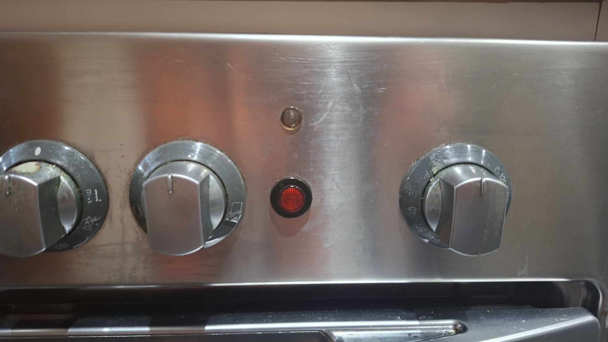 Forno elétrico e fogão a gás