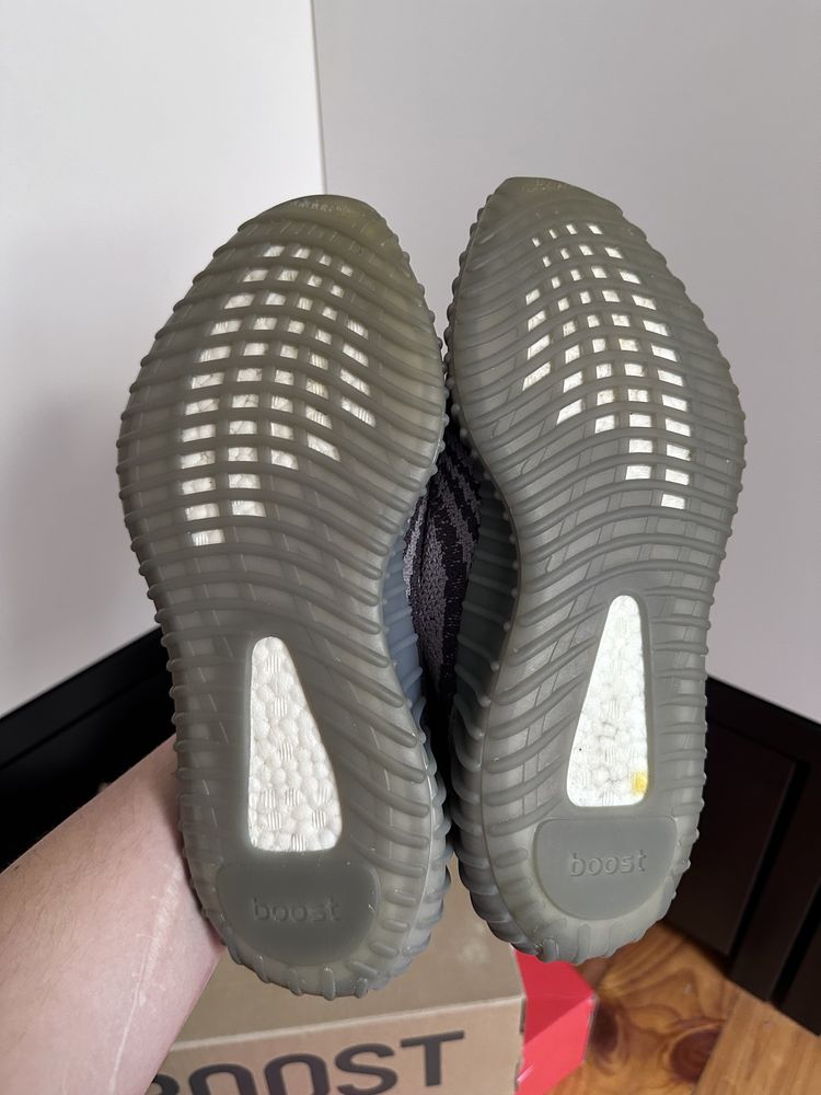 Adidas Yeezy Boost 350 V2 Beluga 2.0