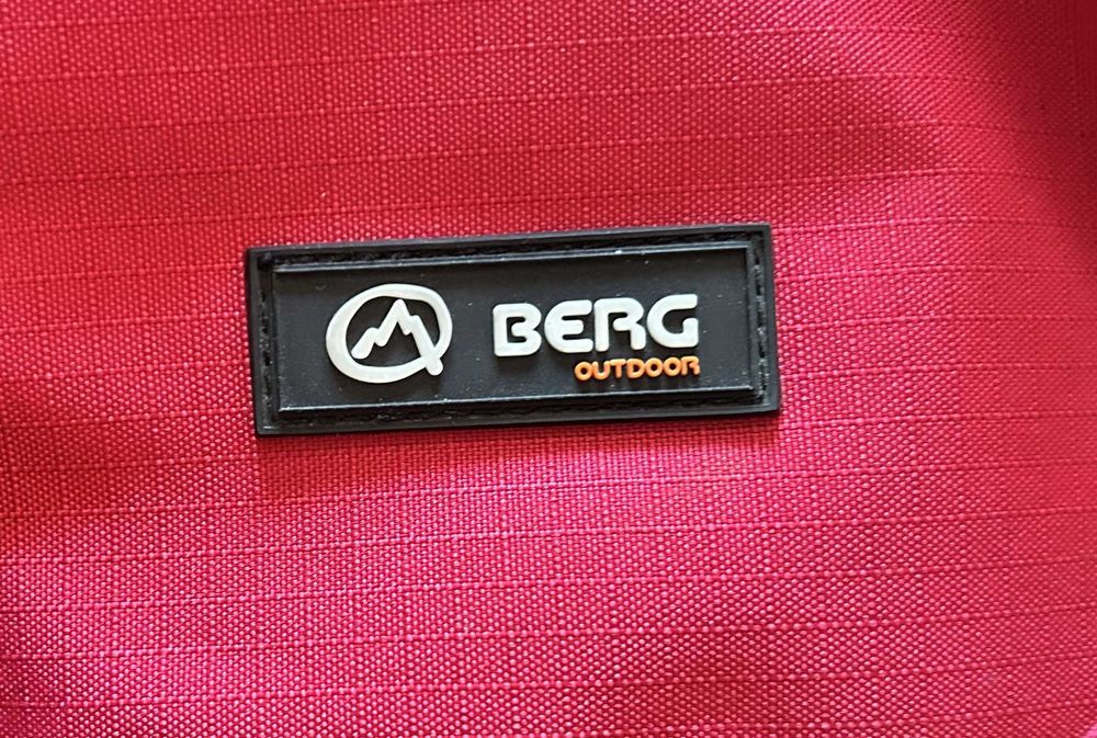 Mala Berg Outdoor Messenger vermelha