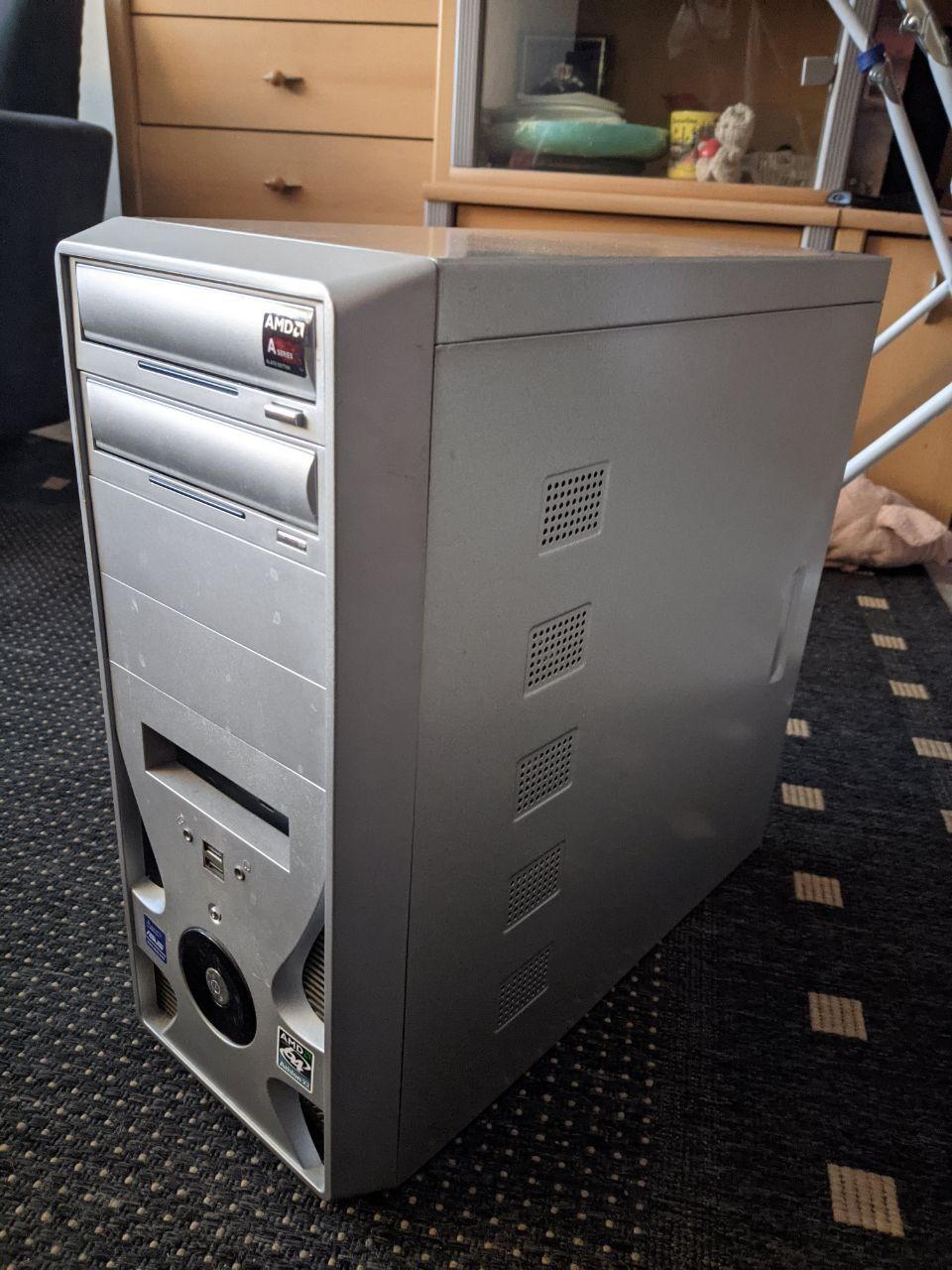 Продам системний блок (AMD A10, 12 ГБ ОЗП, HDD 2 ТБ)