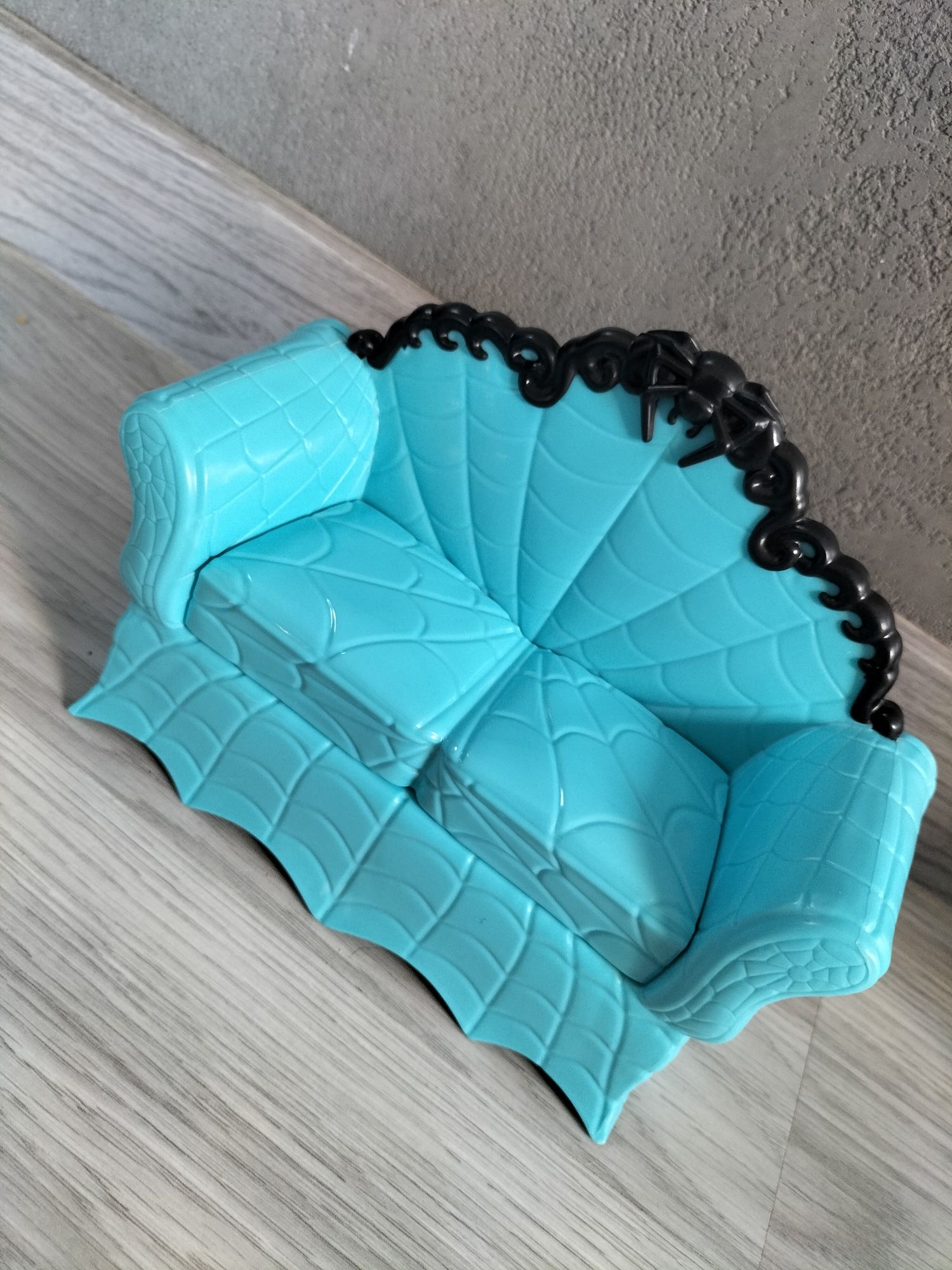 Kanapa sofa meble dla lalki Monster High Clawdeen Wolf doll