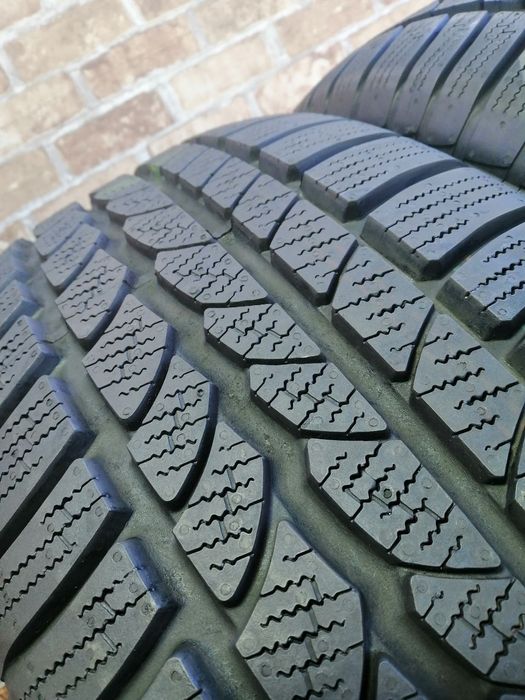 Шини 255/55/18 Continental 4x4 Winter Contact