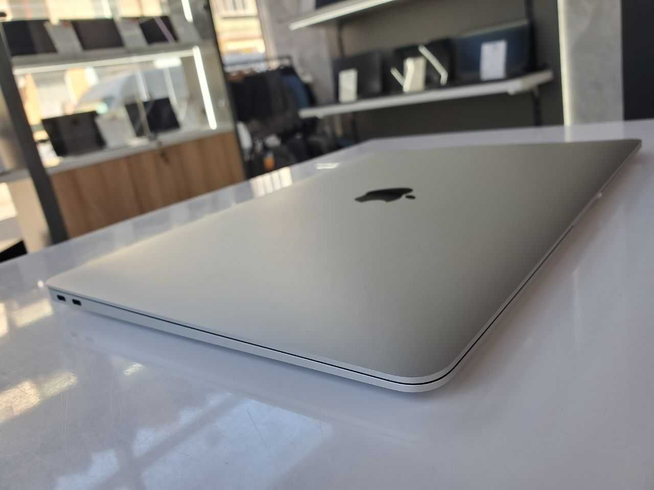 Apple MacBook Air A2337 M1/8gb/256gb/Sonoma