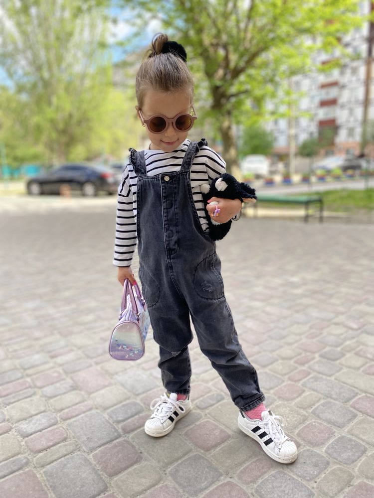 Джинси, комбінезон, куртка, шапка, жилет - все ZARA