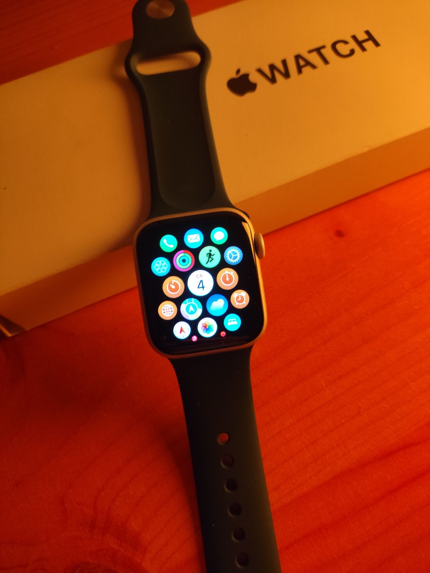 Apple watch SE (2-го поколения)