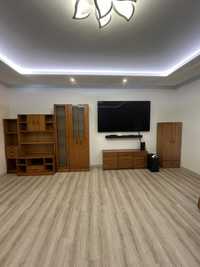 Mobília para sala de madeira