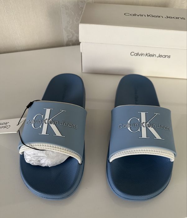 Жіночі шльопанці