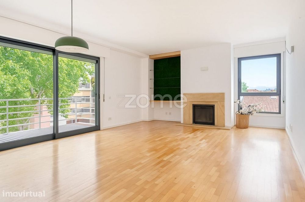 Apartamento T3 com varanda e Garagem, Foz Velha