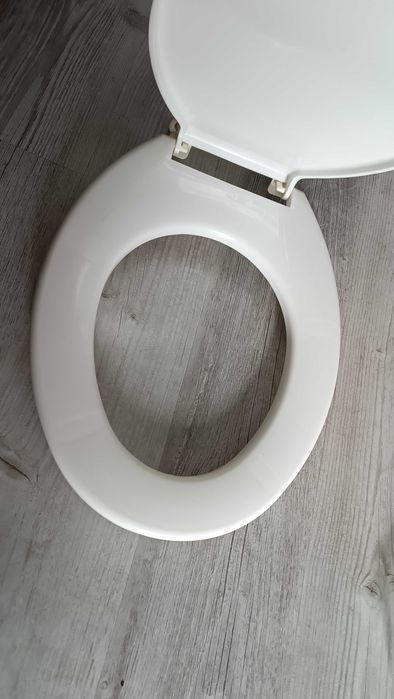 Deska sedesowa biała jak nowa