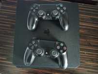 Konsola do gier PS4 slim 2 pady z 3 grami