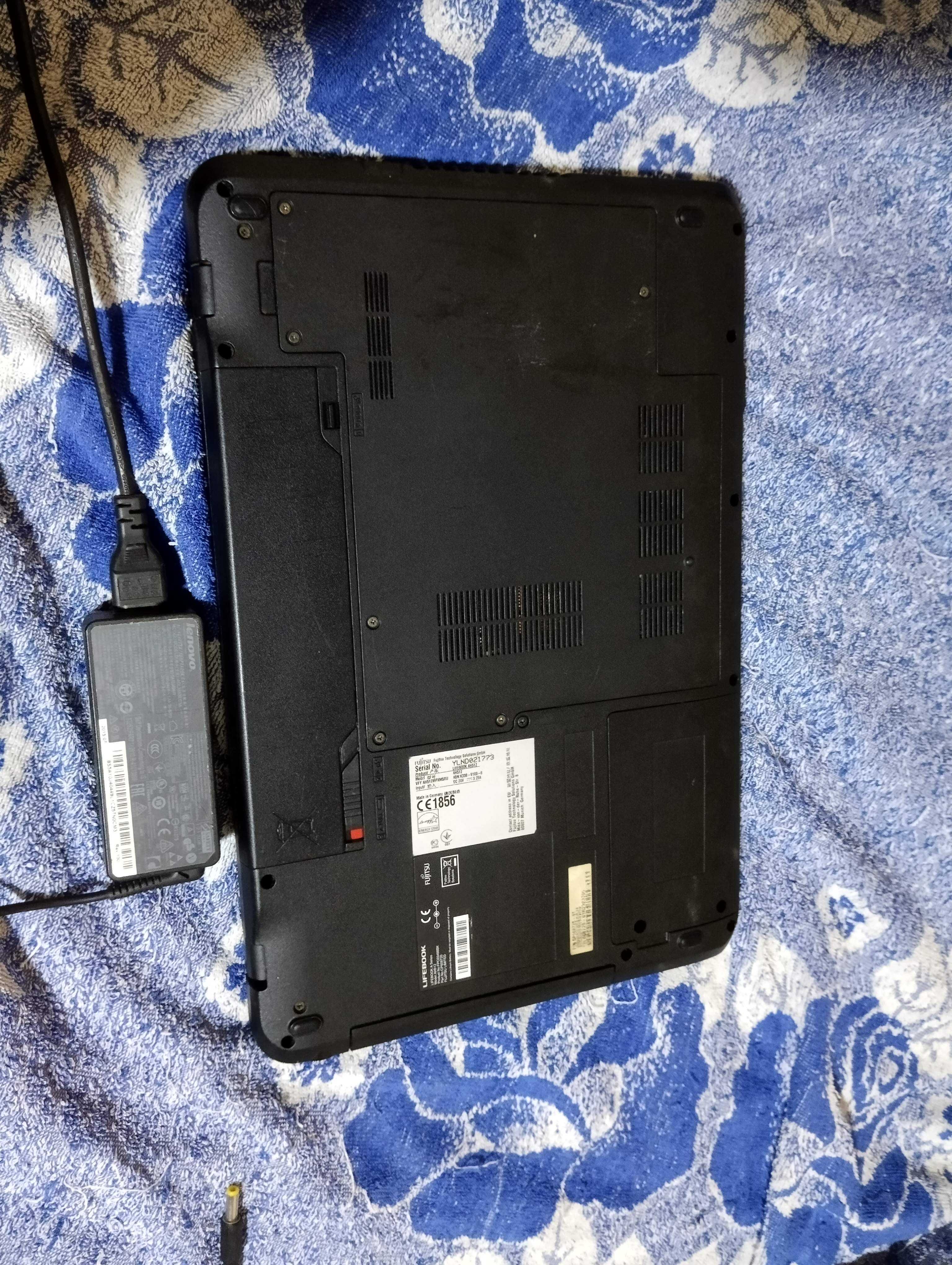 Продам ноутбук Fujitsu LIFEBOOK AH512