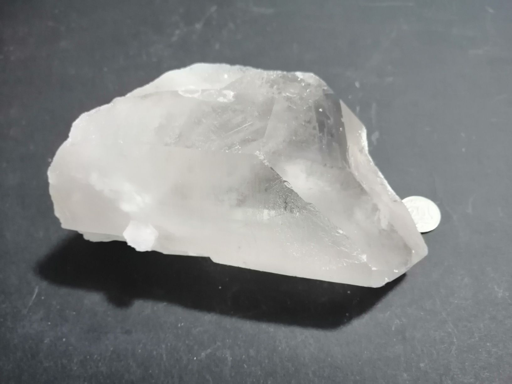 Naturalny kamień Kryształ Górski w formie monokryształu czysty nr 24