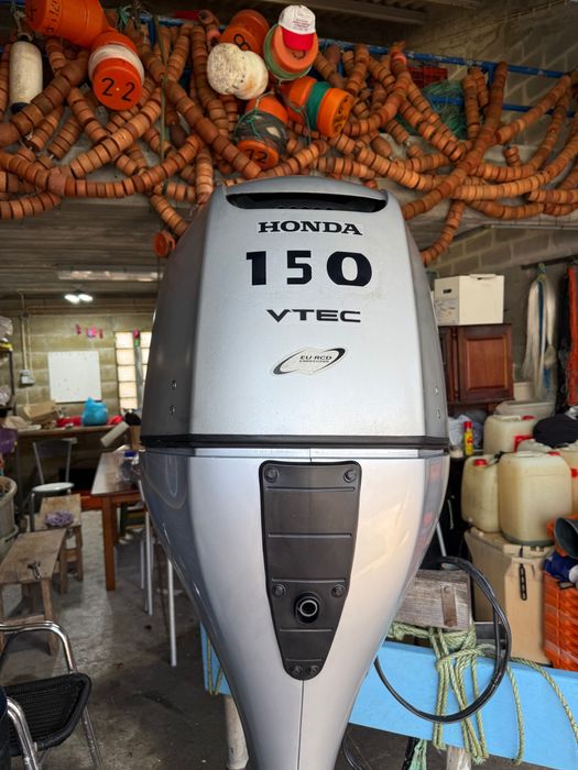 Motor Honda fora de borda 150HP VTEC com 300 hora