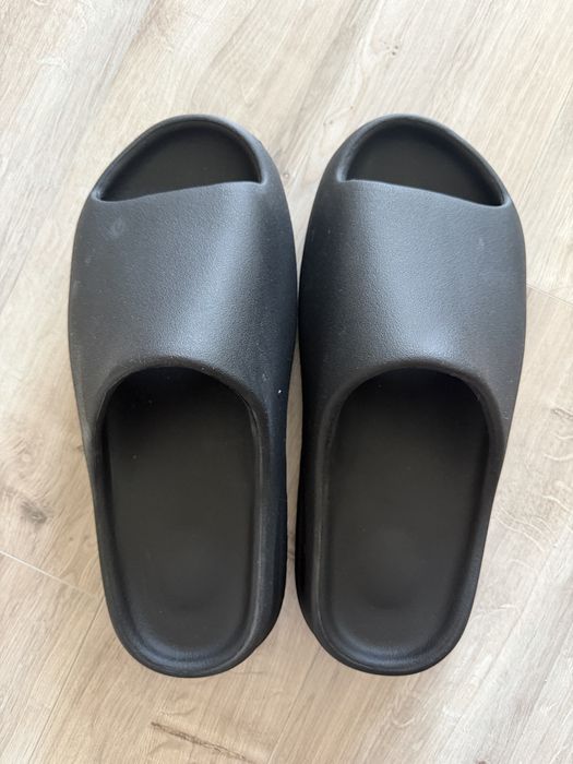 Klapki Yeezy slide 14