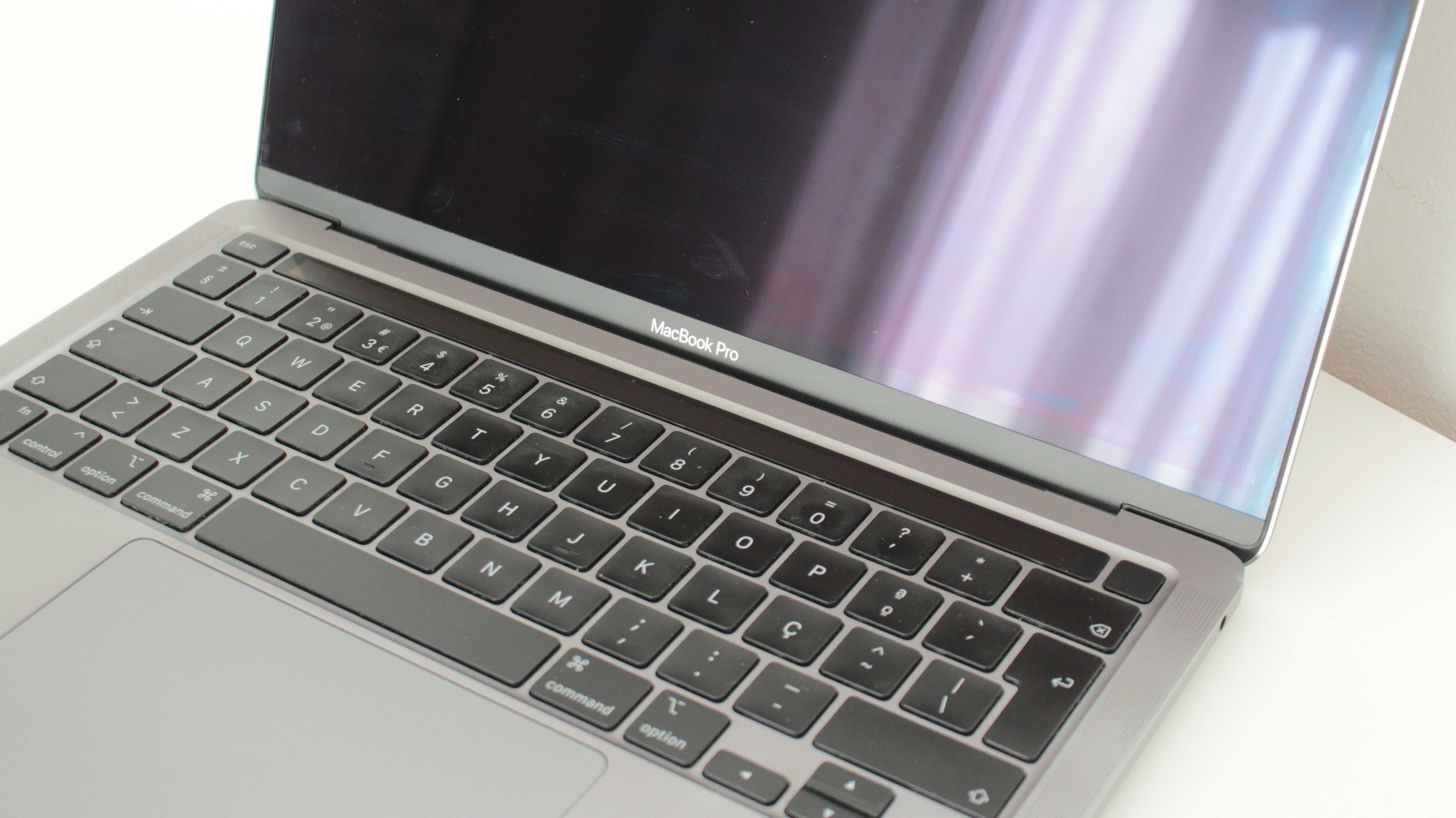 MacBook Pro 13" M1 (2020) – Modelo A2338