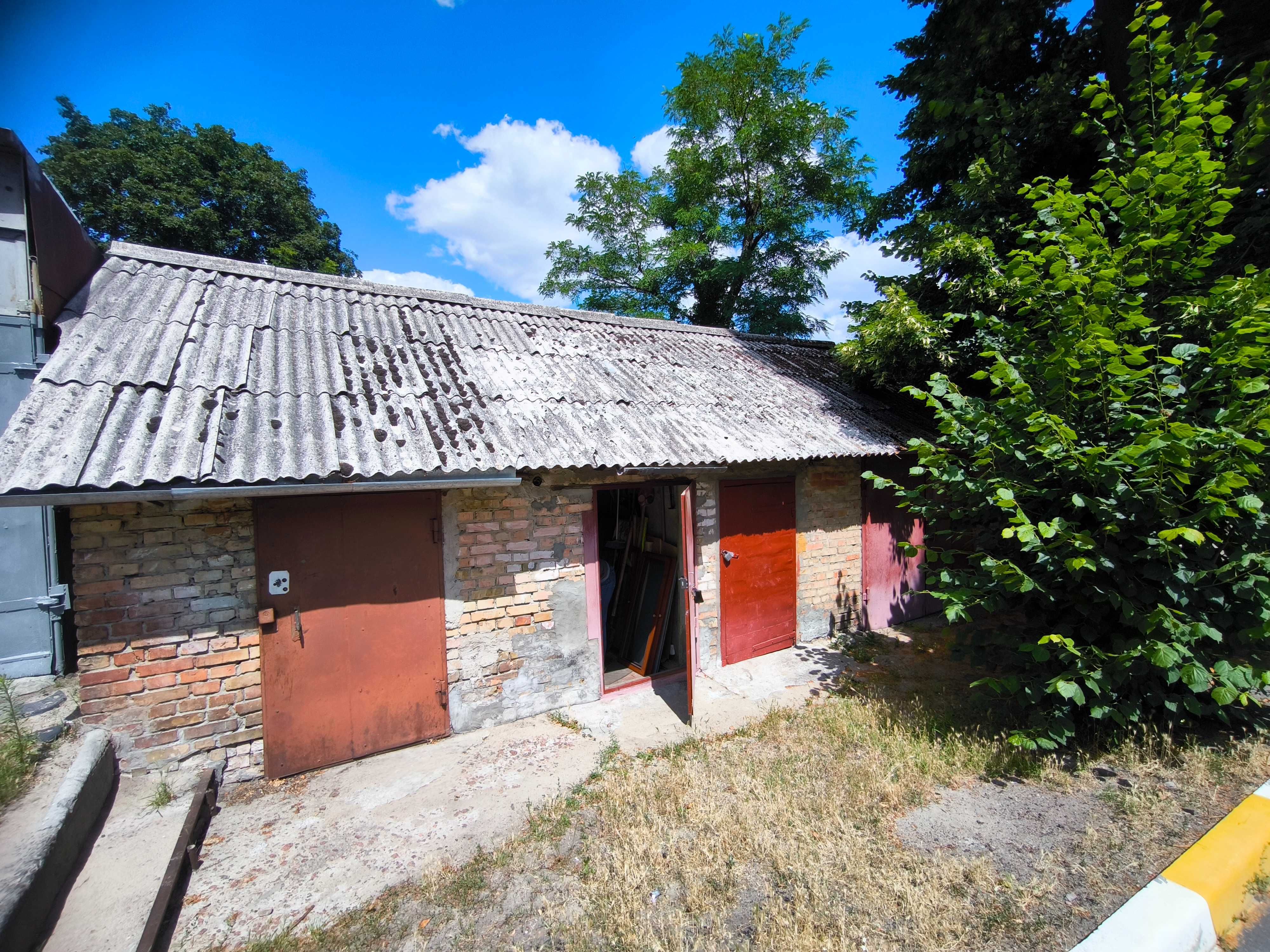 Продаж 3 кім з РЕМОНТОМ! Вул. Громадянська 6, з гаражем і сараєм