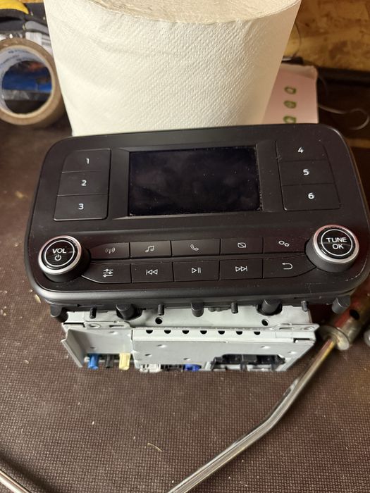 Radio ford cystom