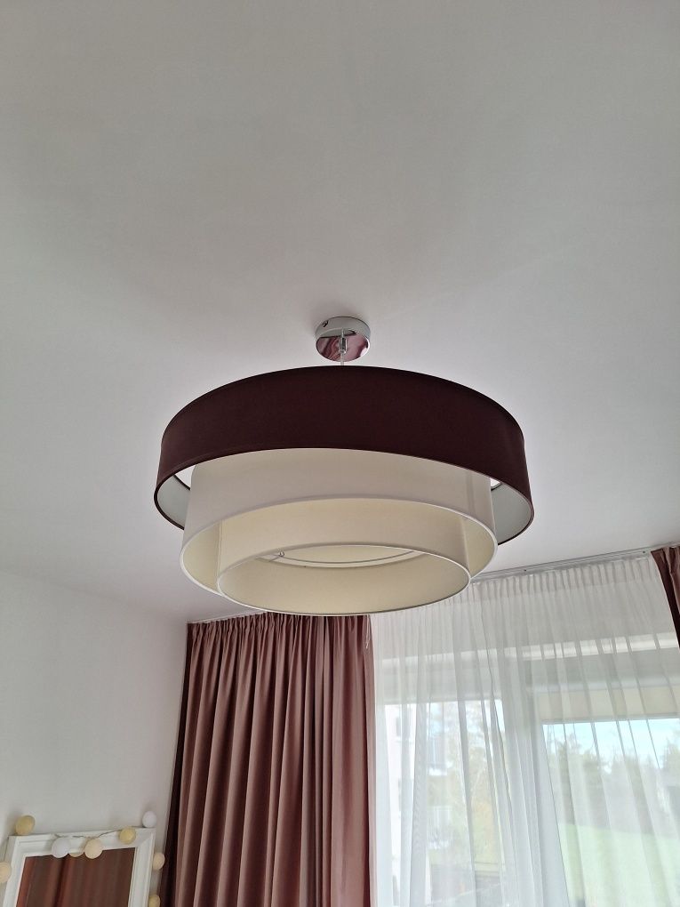 Lampa sufitowa do salonu lub sypialni