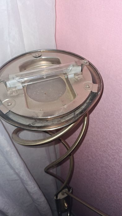 Лампа напольна під ремонт