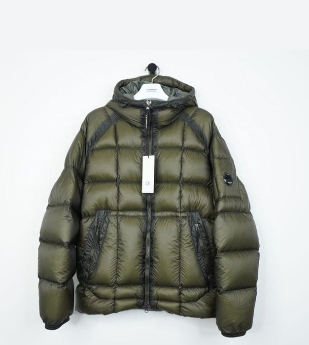Новий пуховик CP